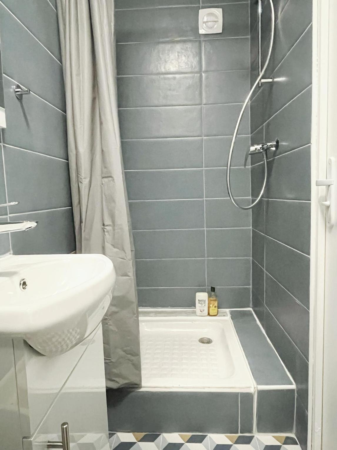 #1 Petit Studio Pres Du Metro L9 Bagnolet Bagian luar foto